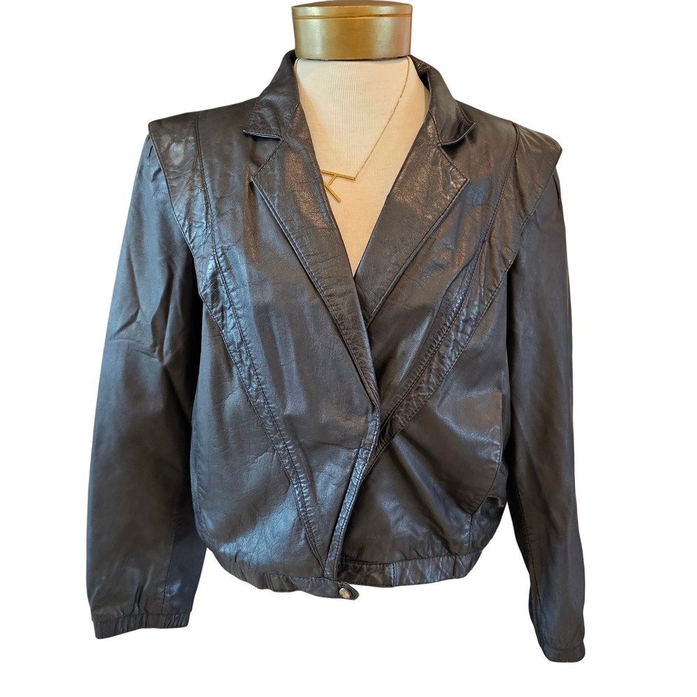 Bermans Vintage 80s Black Leather Bomber Jacket Shoulder Pads V-Yoke Sz8 Jackson